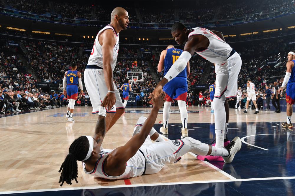 在采访中透 在采访中透