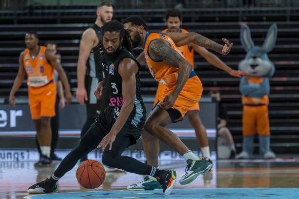 其早年的崛 其早年的崛