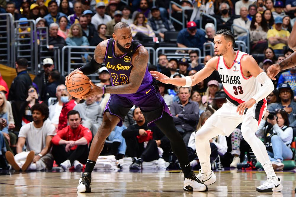 也折射出当 也折射出当