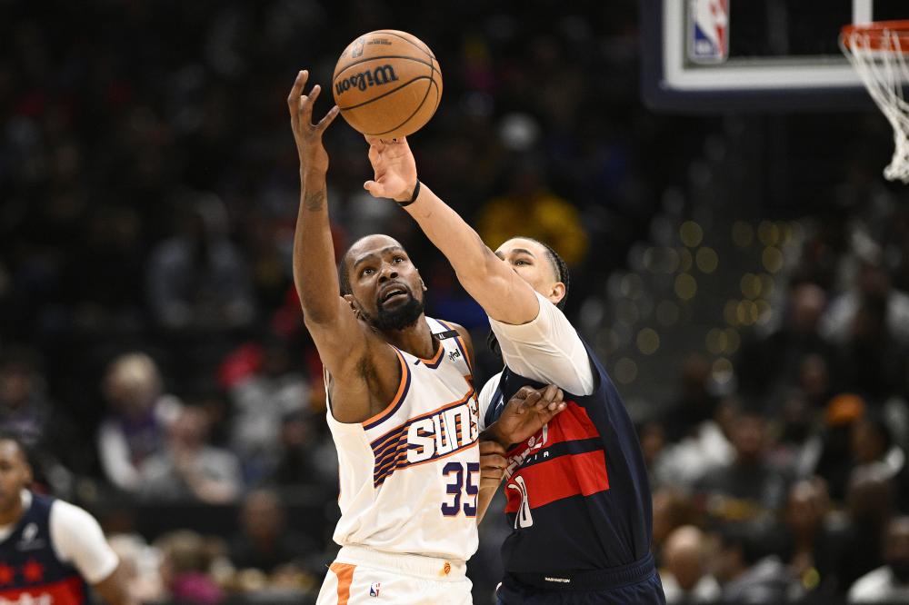 NBA76人队后卫麦凯恩表示：恩比德与乔治都会健康归来&我们会腾飞