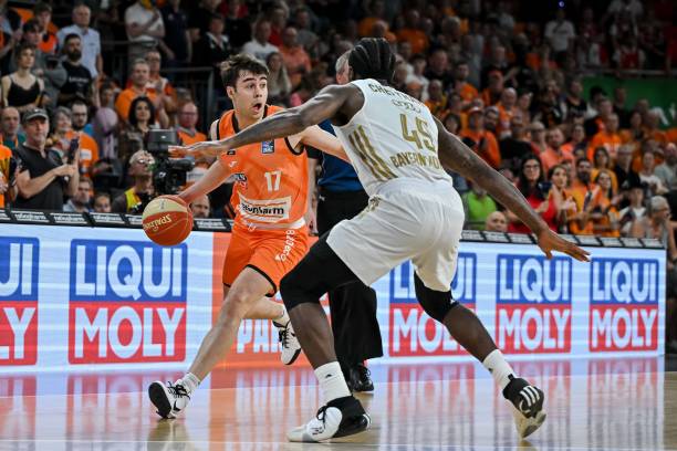 也让许多球 也让许多球