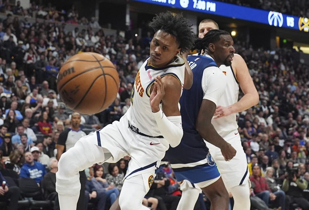 科尔：联盟允许对无防备的射手来上一拳，我们以后也许会试试（科尔：既然联盟允许对无防备射手出拳，我们以后可能也会这么做）